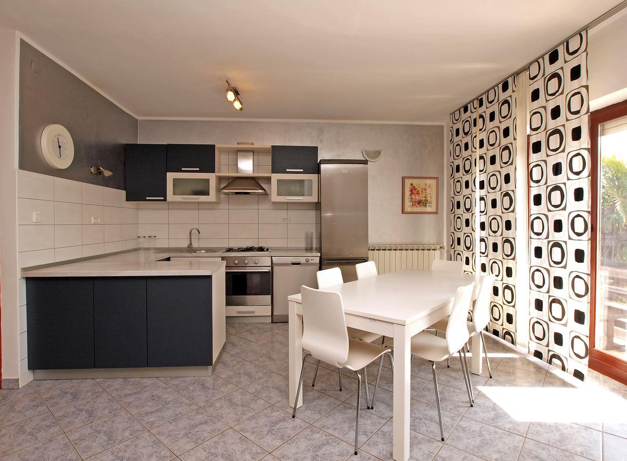 Apartments Dusanka 799 Fazana Exterior photo