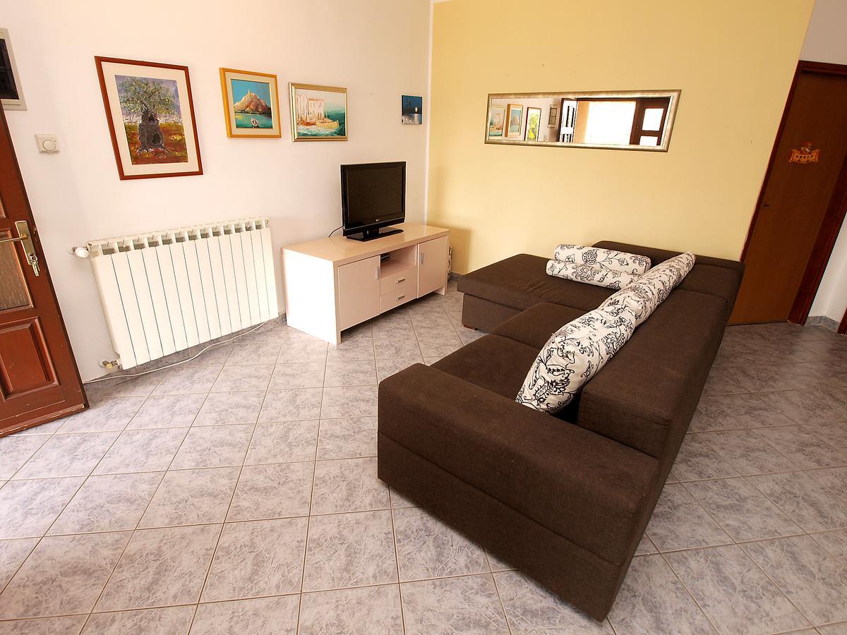 Apartments Dusanka 799 Fazana Exterior photo