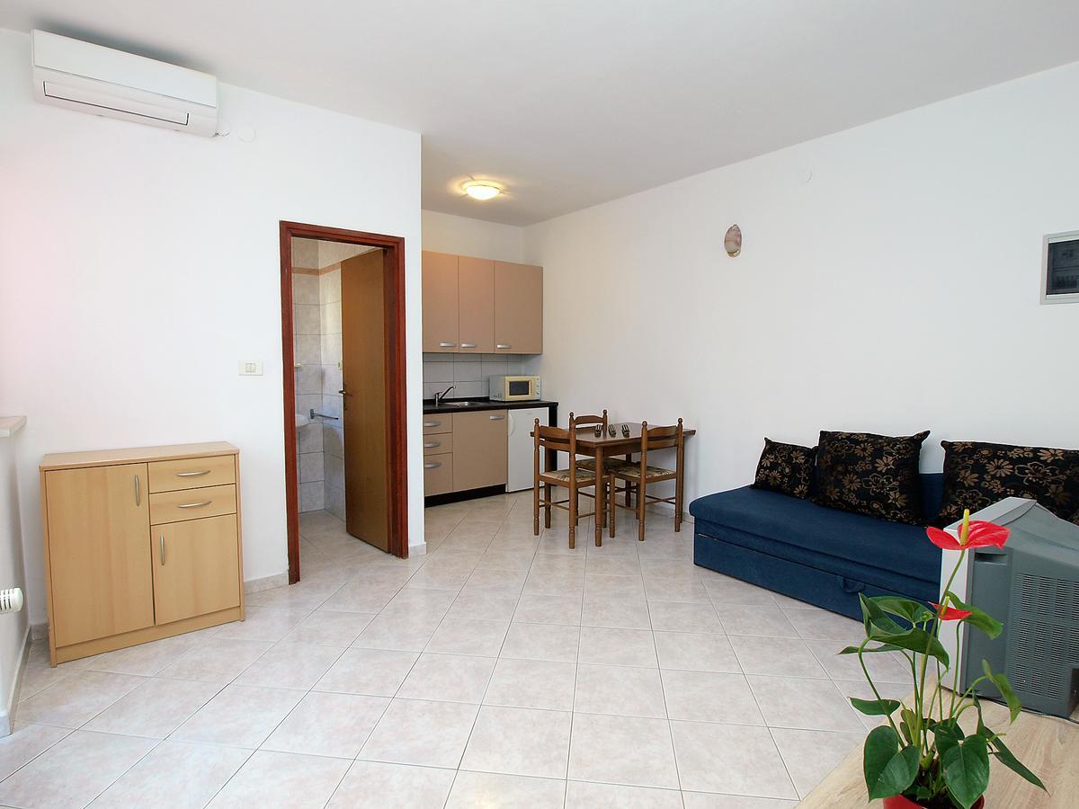Apartments Dusanka 799 Fazana Exterior photo