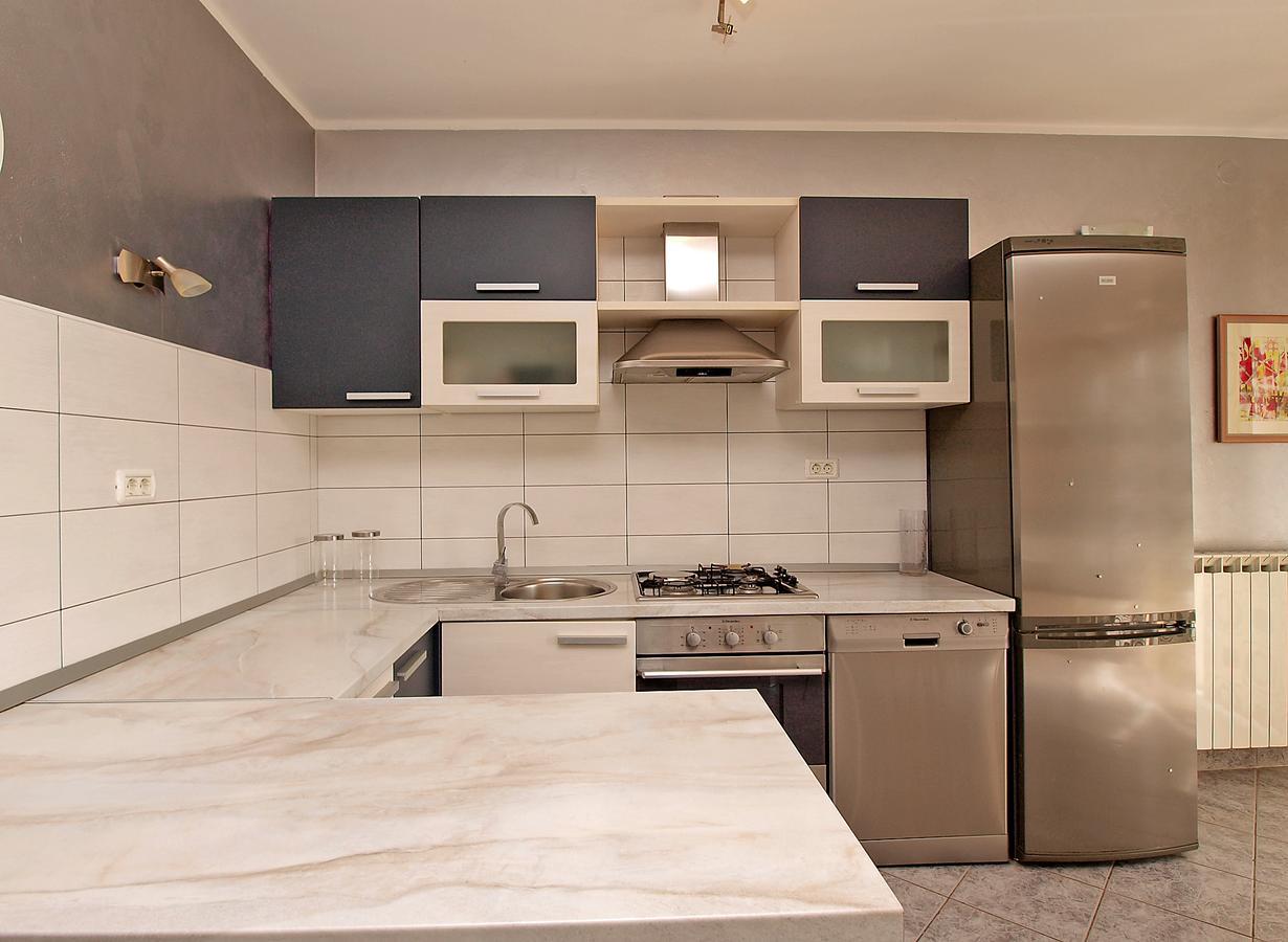 Apartments Dusanka 799 Fazana Exterior photo