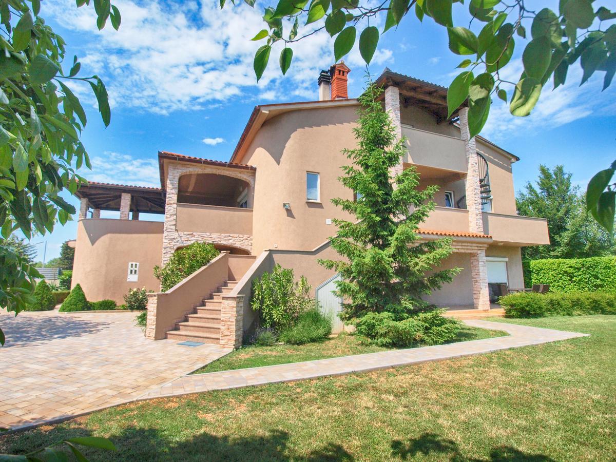 Apartments Dusanka 799 Fazana Exterior photo